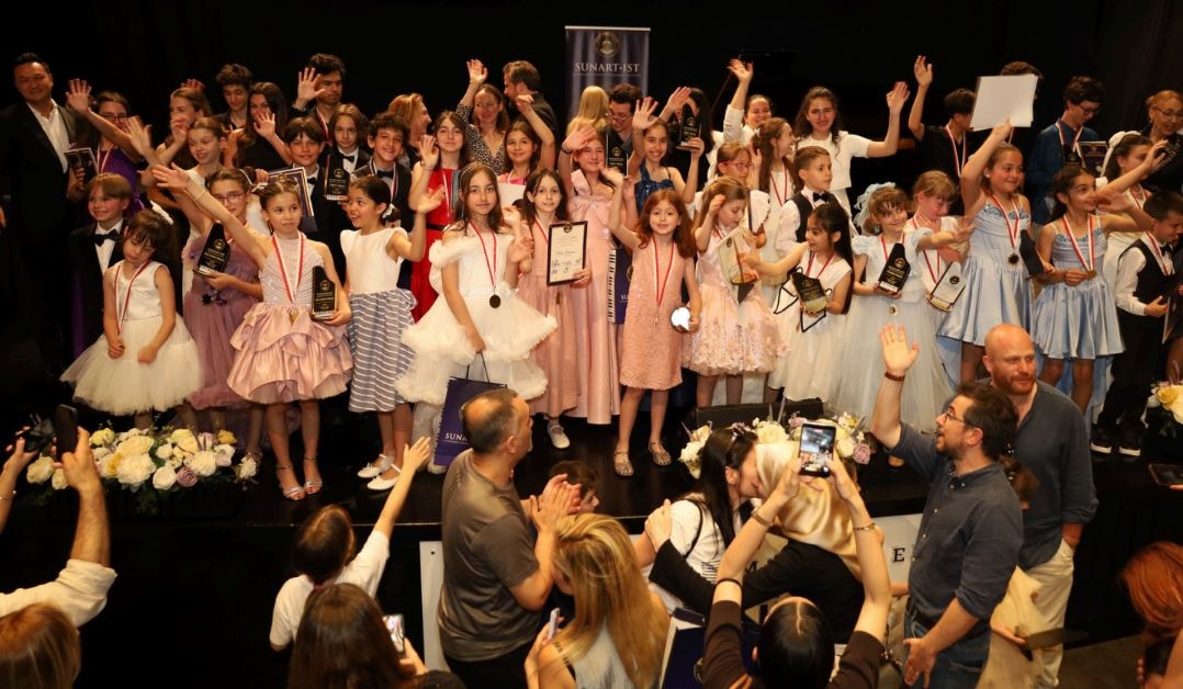 SUNART İST, 6 Yaşından 25 Yaşına Kadar Genç Piyanistleri Senfonik Orkestra Eşliğinde Aynı Sahnede Buluşturdu