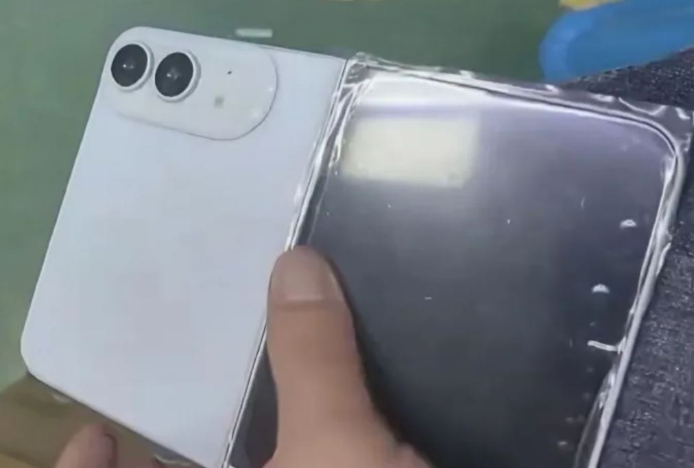 Yeni iPhone'un tasarımı sızdı: Tabak gibi olacak