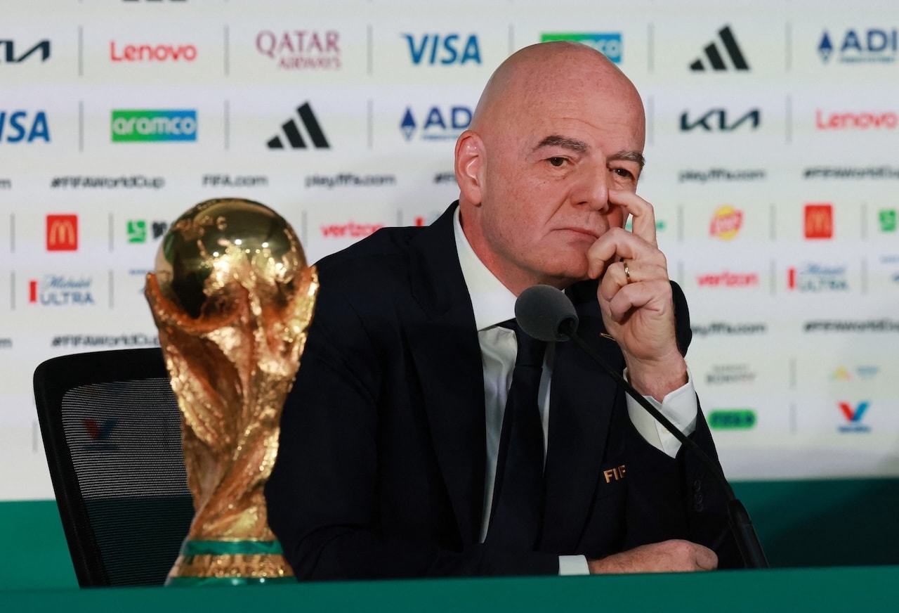 2026 Dünya Kupası öncesi Infantino’ya zor sorular! FIFA Başkanı ABD’nin skandallarını savunamadı