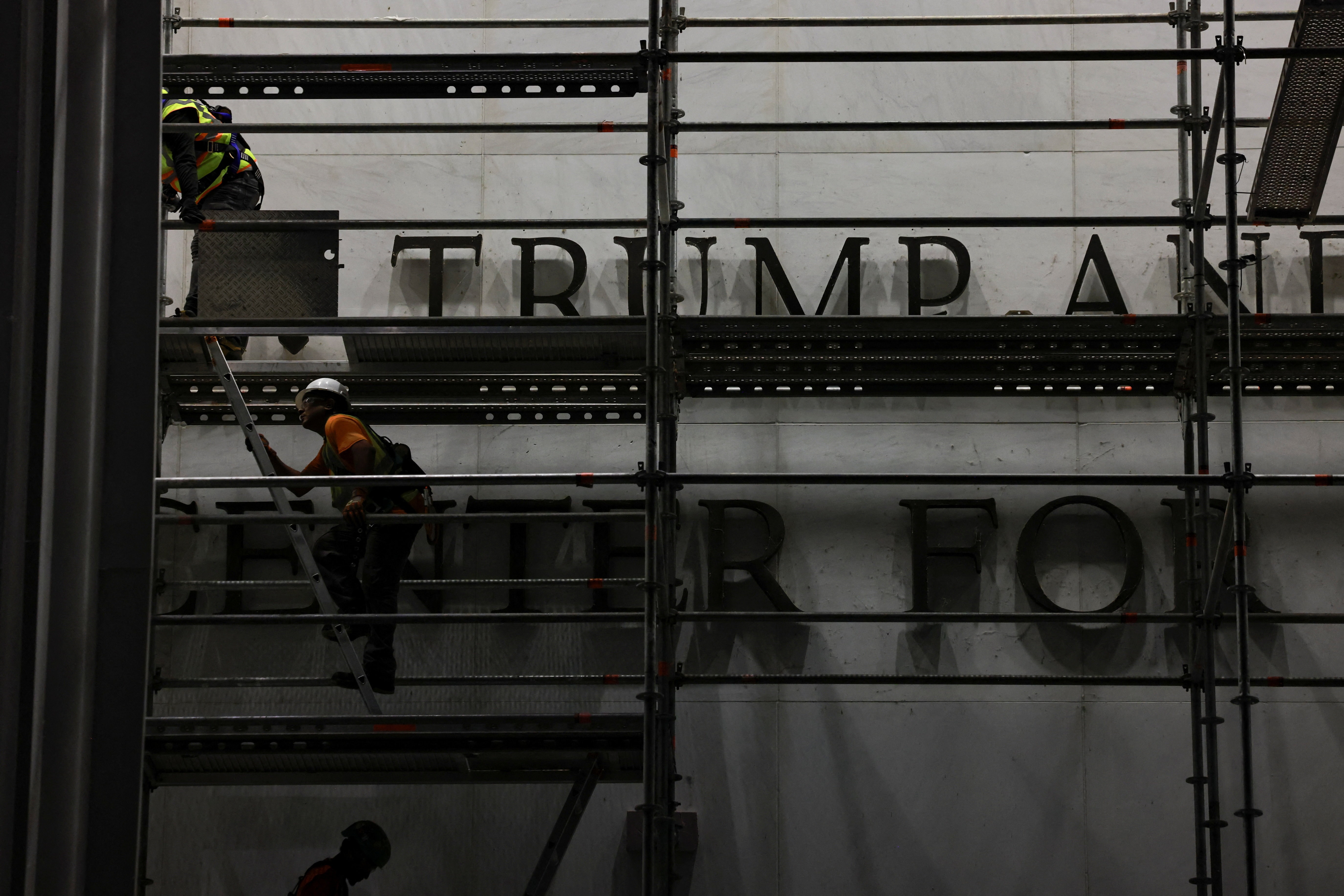 Şafak operasyonuyla Trump'ın ismini sildiler