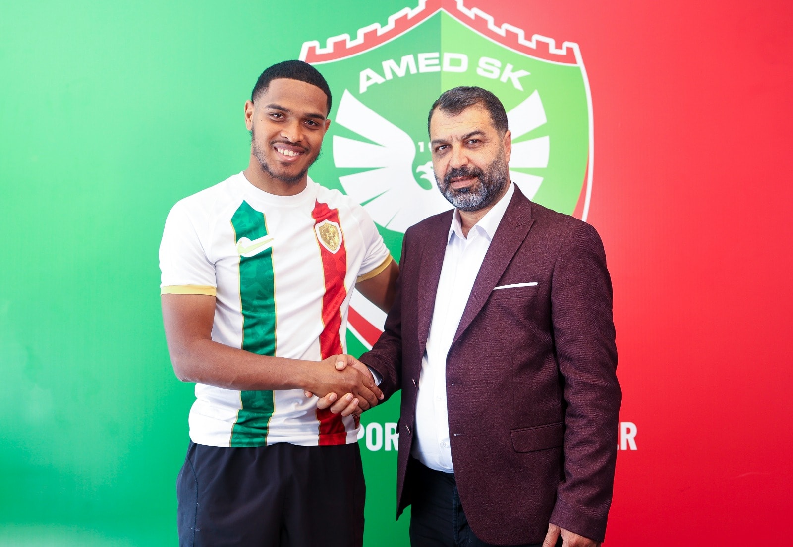 Amedspor'a Madagaskarlı orta saha