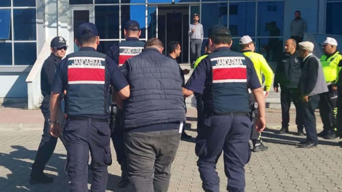 Kaçak göçmenleri taşıyan taksici de firari çıktı