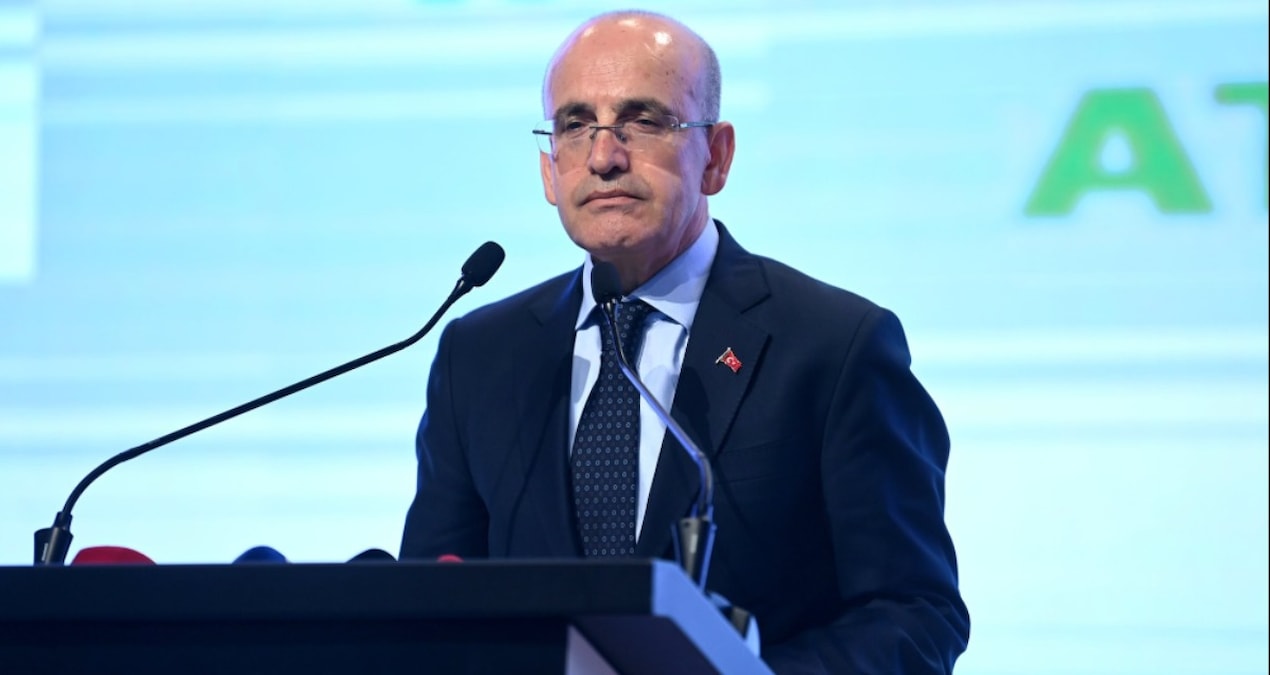 Kulisleri sallayan 'beğeni' ve 'istifa' iddiasına Mehmet Şimşek'ten net yanıt