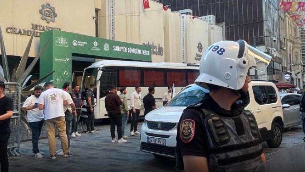 İstanbul'da öğretmenlerin eylemine polis müdahalesi
