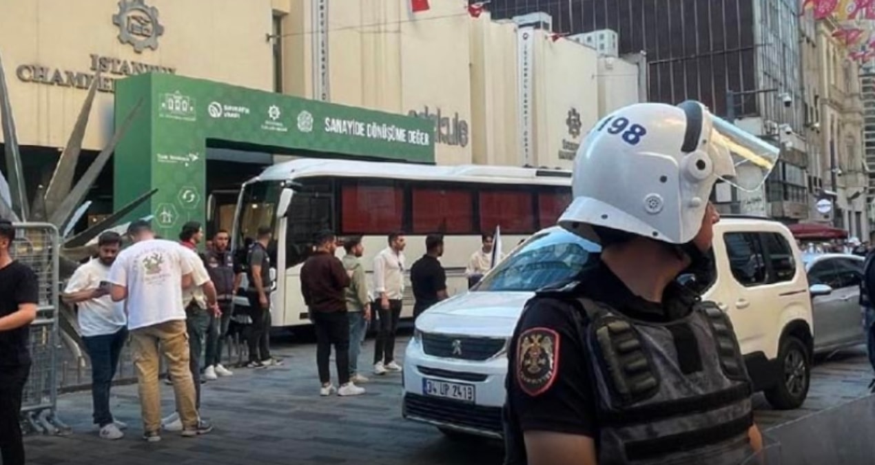İstanbul'da öğretmenlerin eylemine polis müdahalesi