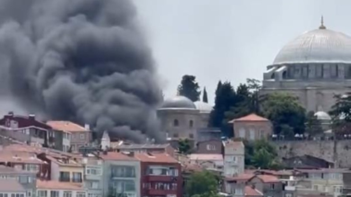 İstanbul'da yangın paniği! Dumanlar gökyüzünü kapladı