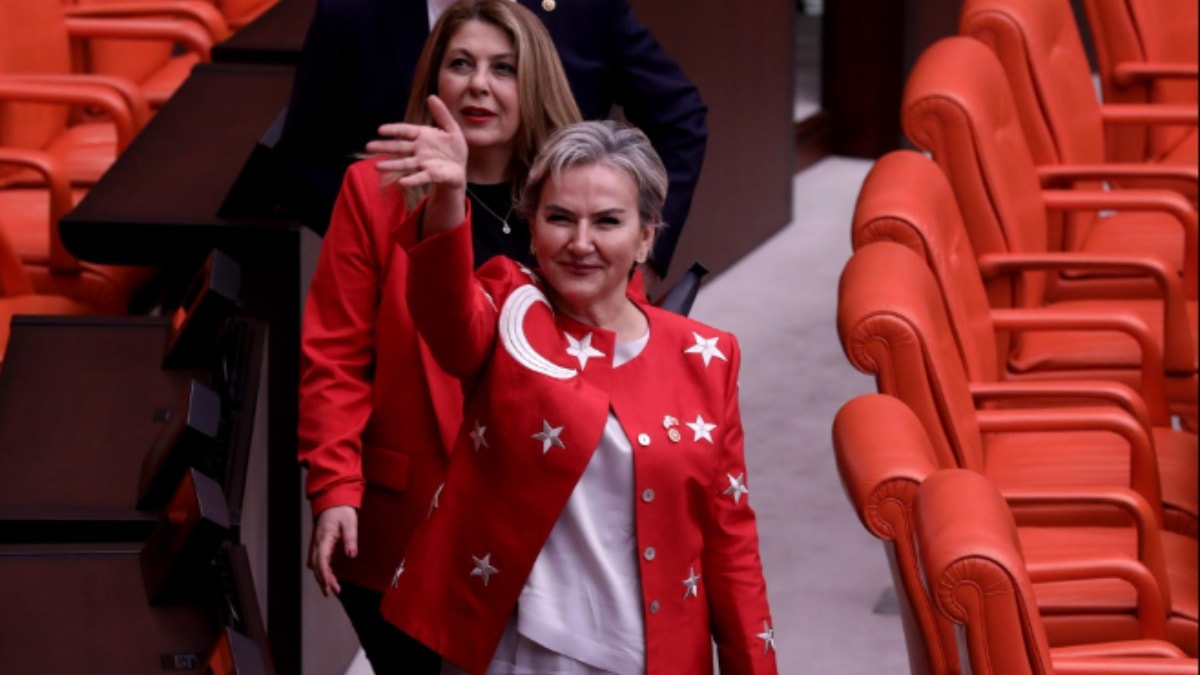 Üçüncü yılında üçüncü partisine geçiyor
