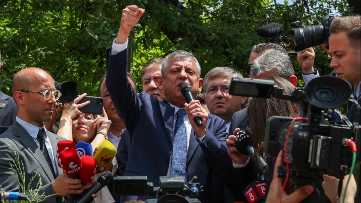 CHP'deki 'grup toplantısı' krizinin ardından TBMM düğmeye bastı
