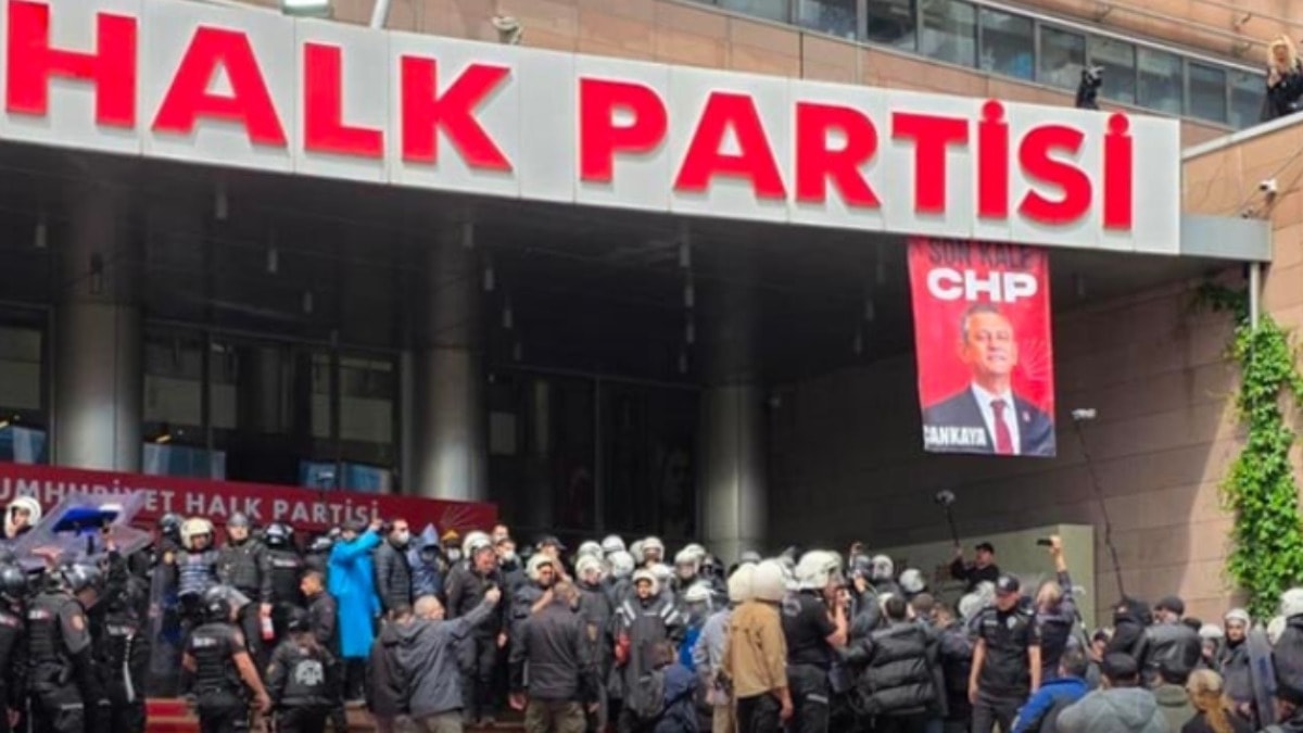 Kritik uyarı: CHP'yi kapatma planları yapılıyor