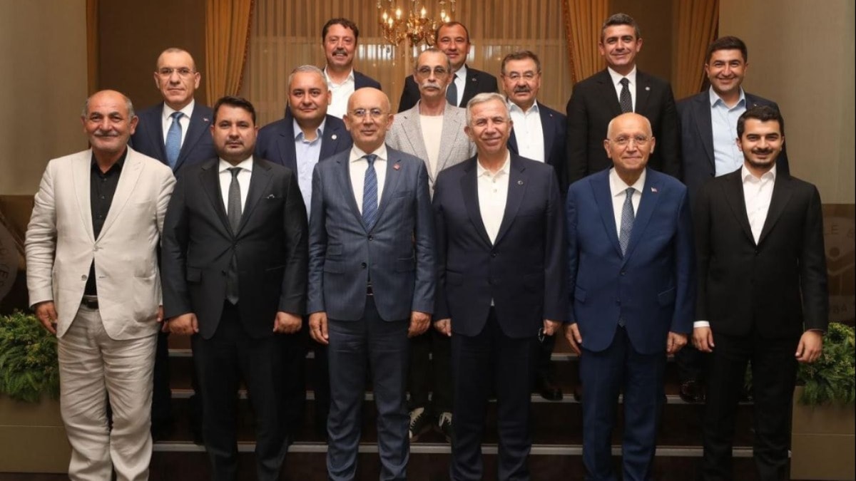 CHP'li 4 belediye başkanı ‘AKP'ye geçecek’ iddiası: İlk yalanlama geldi