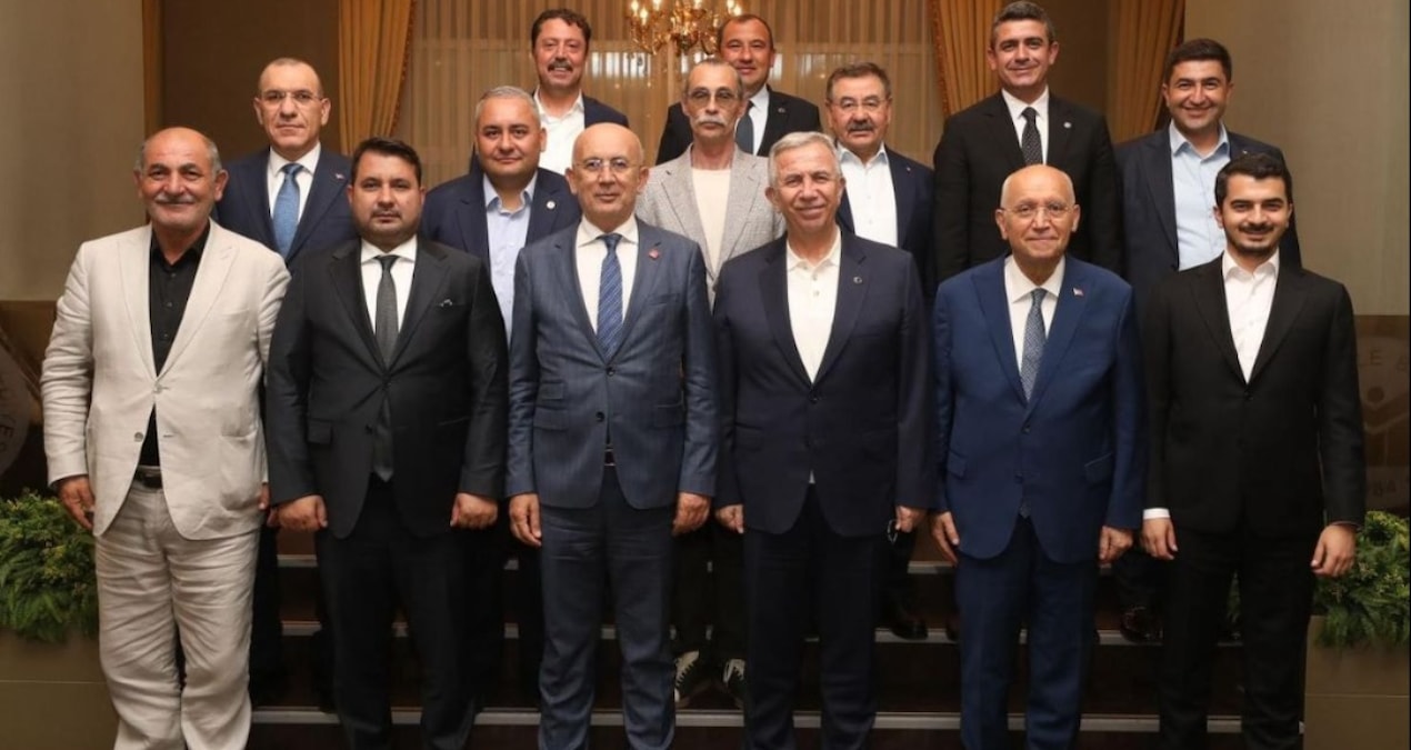 CHP'li 4 belediye başkanı ‘AKP'ye geçecek’ iddiası: İlk yalanlama geldi