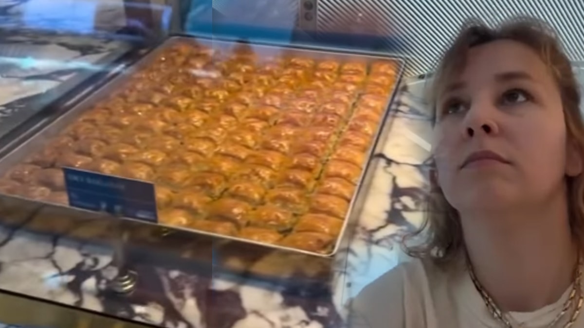 Bir dilim baklava 427 liraya satılınca kamerasına sarıldı