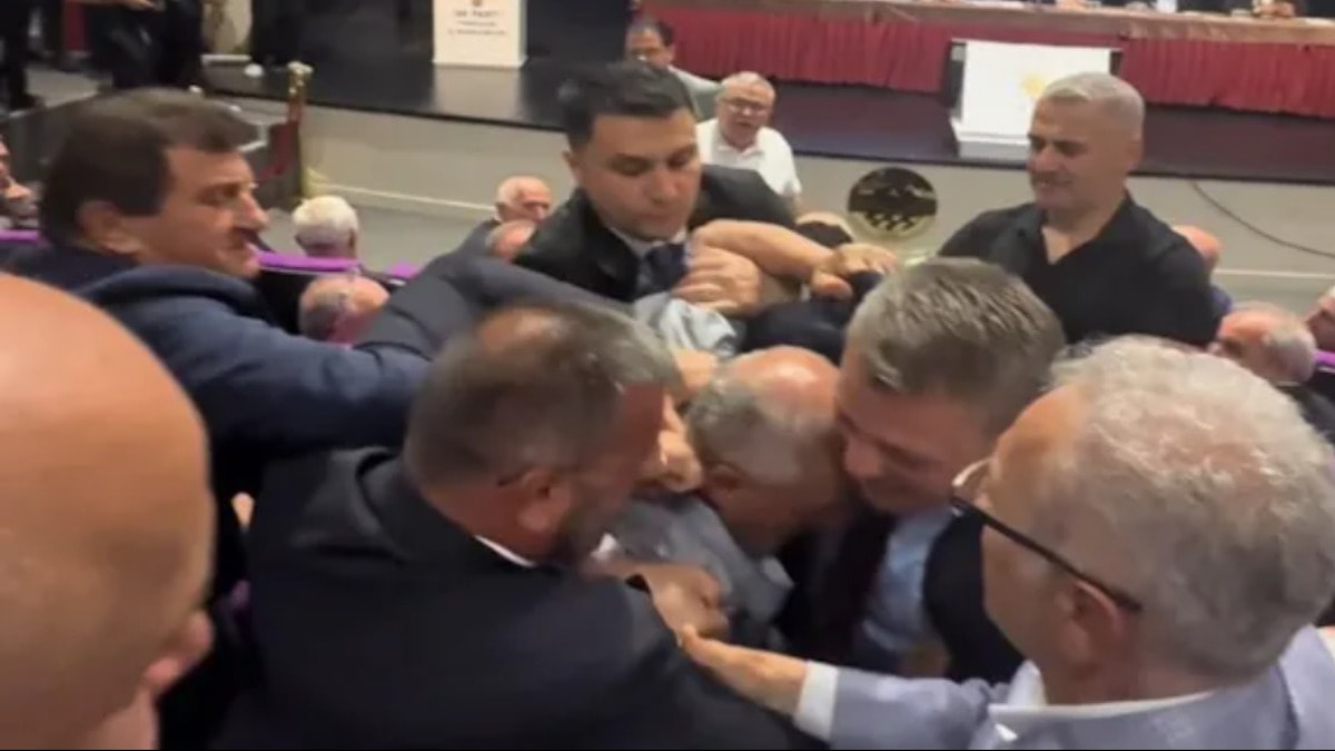 Sen misin AKP'liyi eleştiren! 