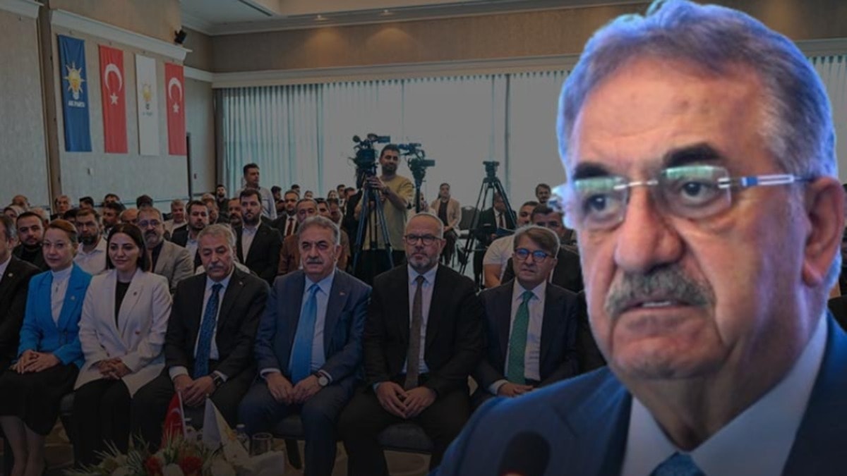 Erdoğan'ın yardımcısı siyasette yeni kartı açtı: Referandum...