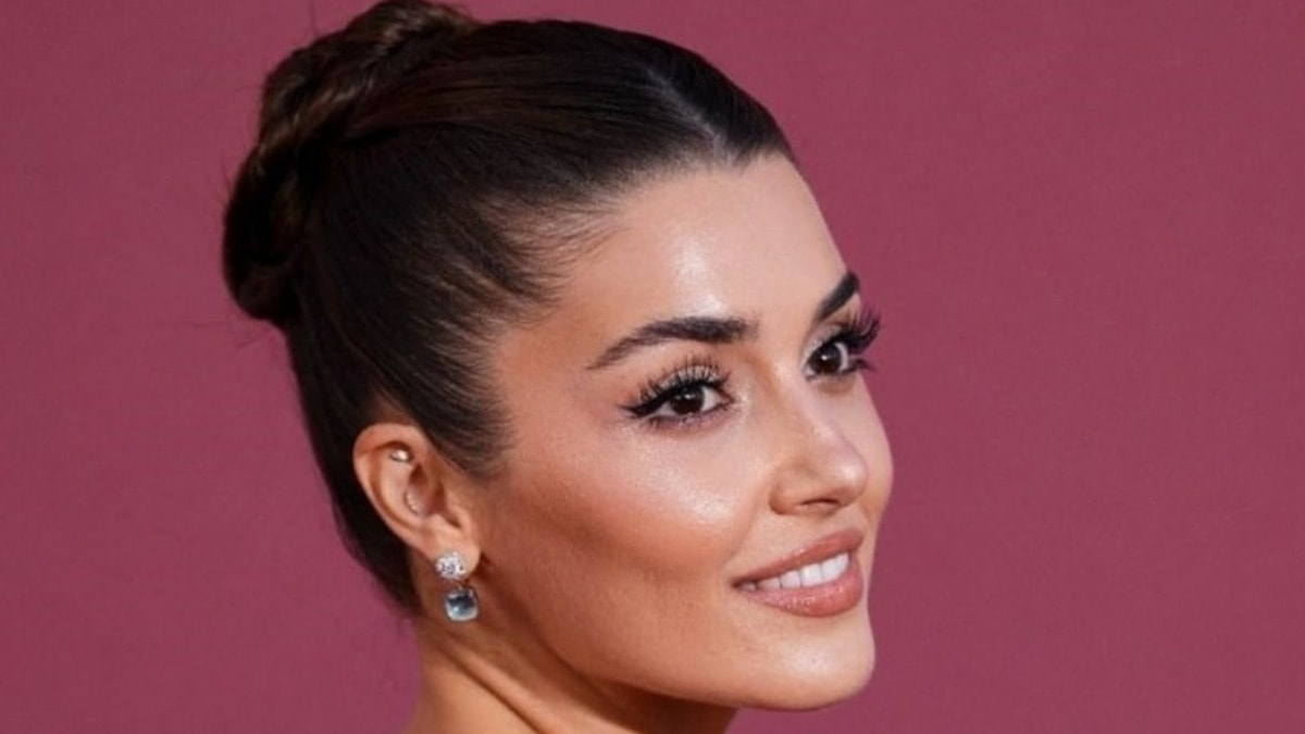 Hande Erçel’i sevindiren hamilelik haberi: İlk yorumu dikkat çekti
