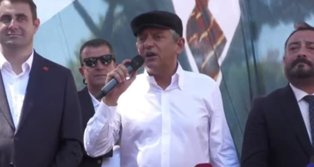 Özgür Özel yeni parti için en net işareti İzmir'de verdi