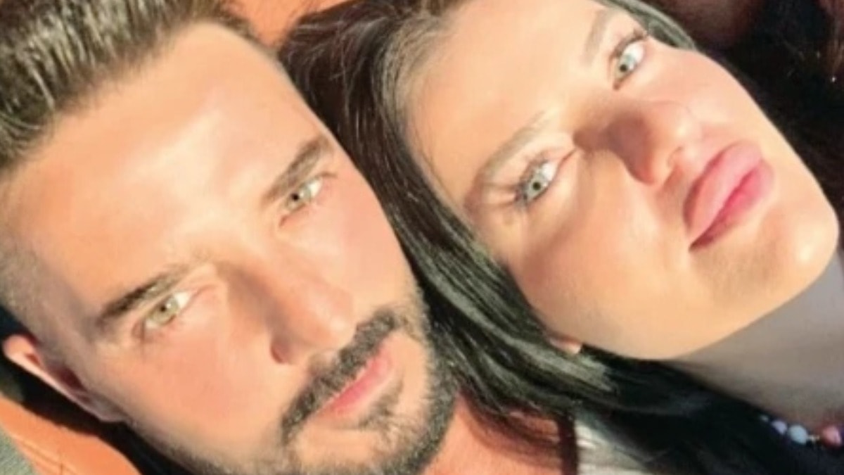 Gökhan Özen'den sevgilisi Naz Canbaz ile aşka geldi: Paylaşımına yazdığı not ilgi gördü