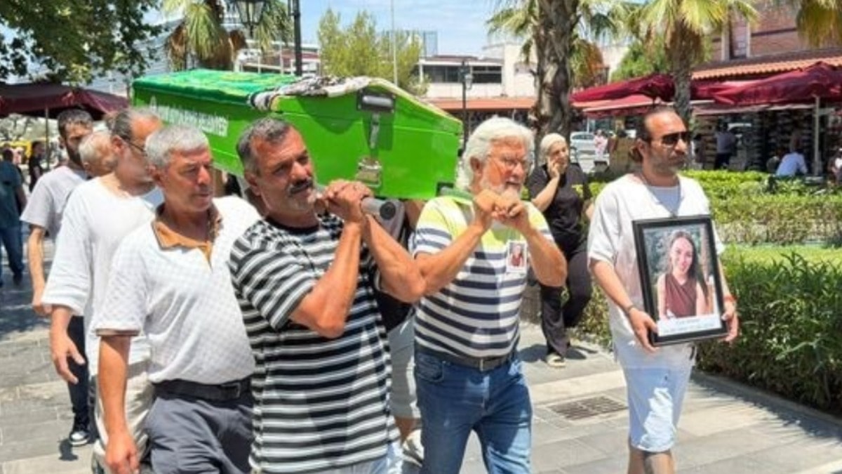 Hayatını kaybeden Ece İrtem son yolculuğuna uğurlandı