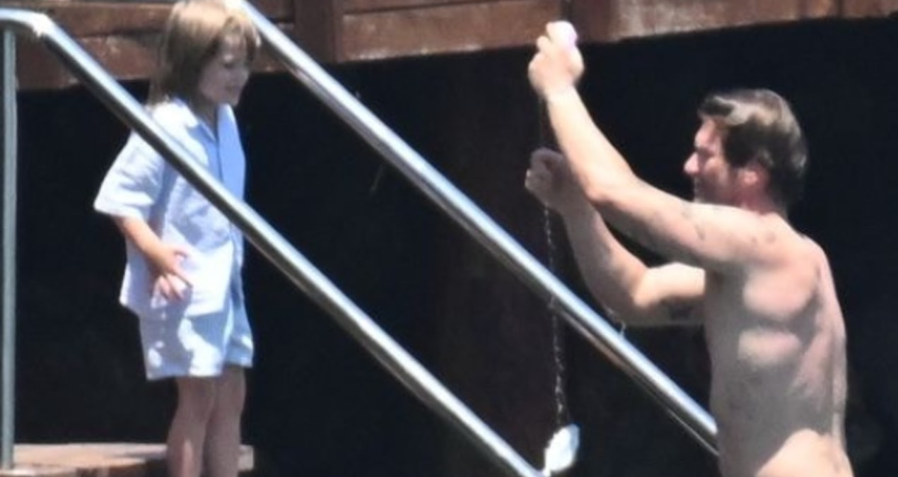 Kıvanç Tatlıtuğ'un Bodrum keyfi! Oğlu Kurt Efe ile balık tutarken görüntülendi