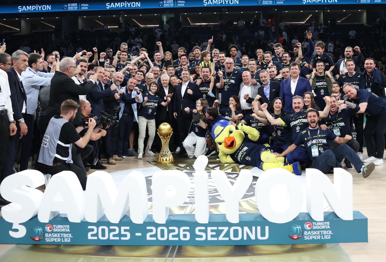 Basketbolda sezonun en büyüğü belli oldu