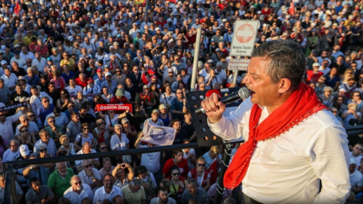 Özel'in kuracağı parti için görüş ayrılığı