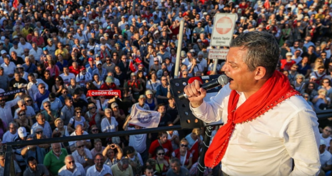 Özel'in kuracağı parti için görüş ayrılığı