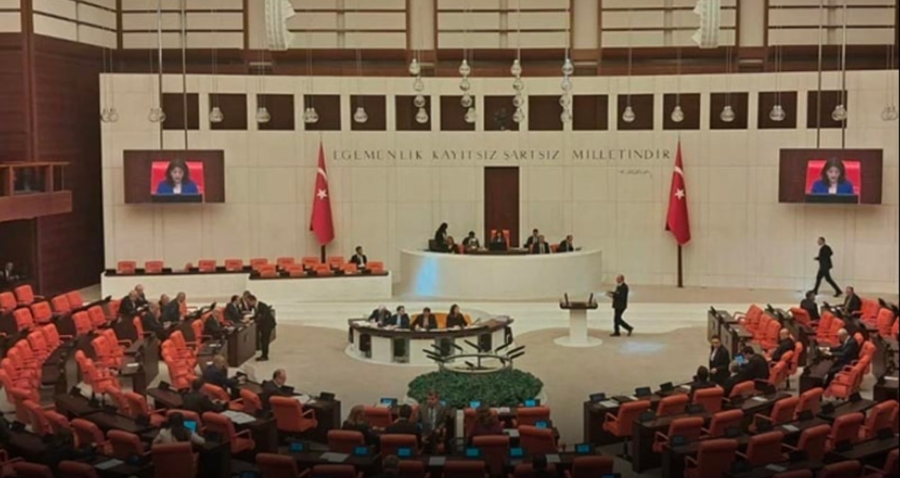 Vize vurgunu iddiası: AKP-MHP oylarıyla reddedildi