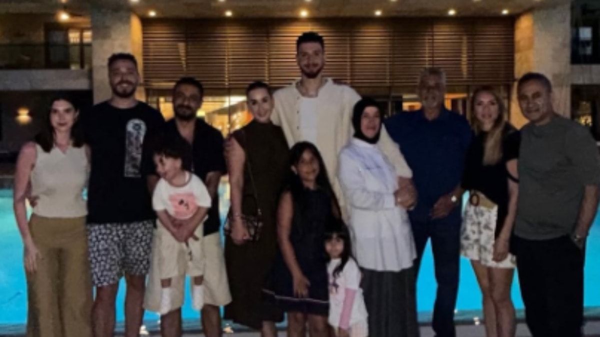 Ayrılık iddiaları sonrası Alperen Şengün rotayı aile tatiline çevirdi