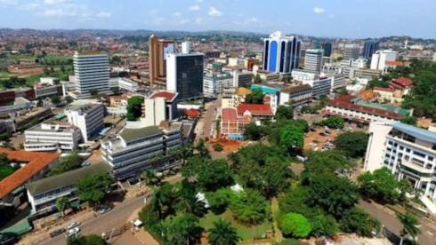 Afrika ülkesinden Türk şirkete 3,2 milyar dolarlık darbeTürkiye'ye yönelik küstah açıklamaları nedeniyle tepki toplayan Uganda Devlet Başkanı Yoweri Museveni'nin oğlu ve Uganda Savunma Kuvvetleri Komutanı Muhoozi Keinerugaba, yaptığı girişimlerin ardından Türk şirketi Yapı Merkezi'nin Uganda'da kaza