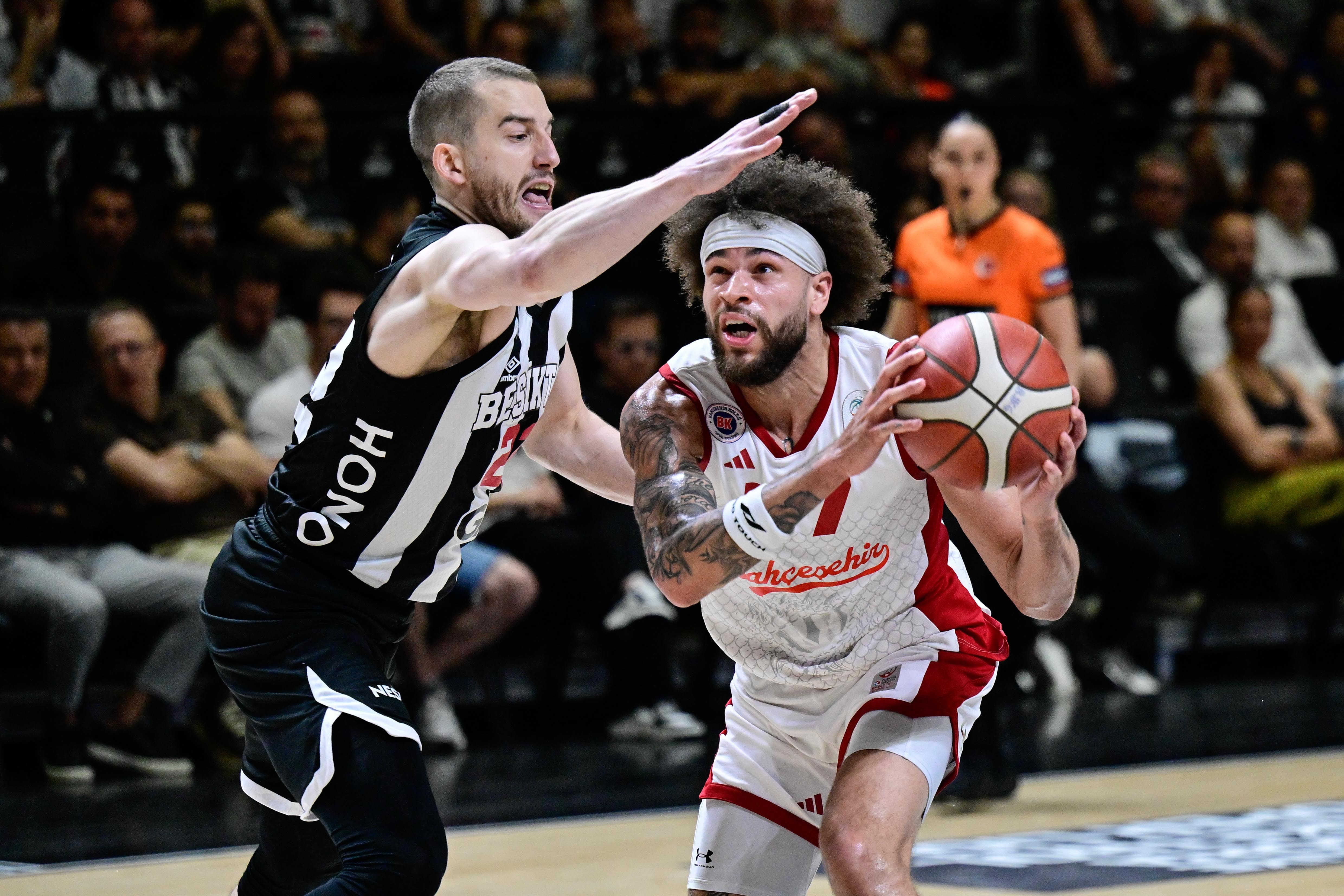 Bahçeşehir Koleji Beşiktaş'ı devirdi! Seriye denge geldi