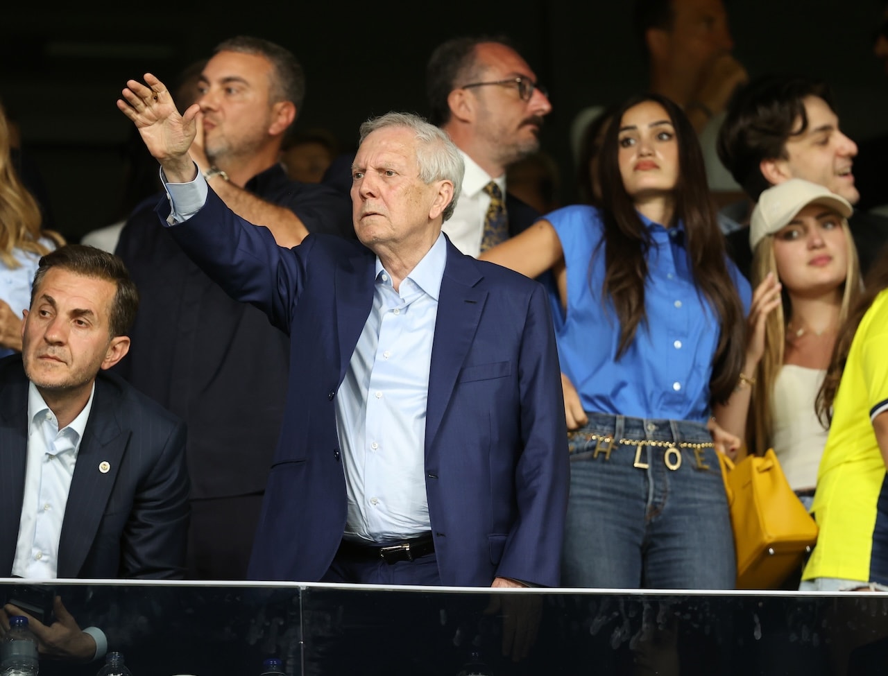 Aziz yıldırım seçim öncesi iki santrforun işini bitirmişti, 