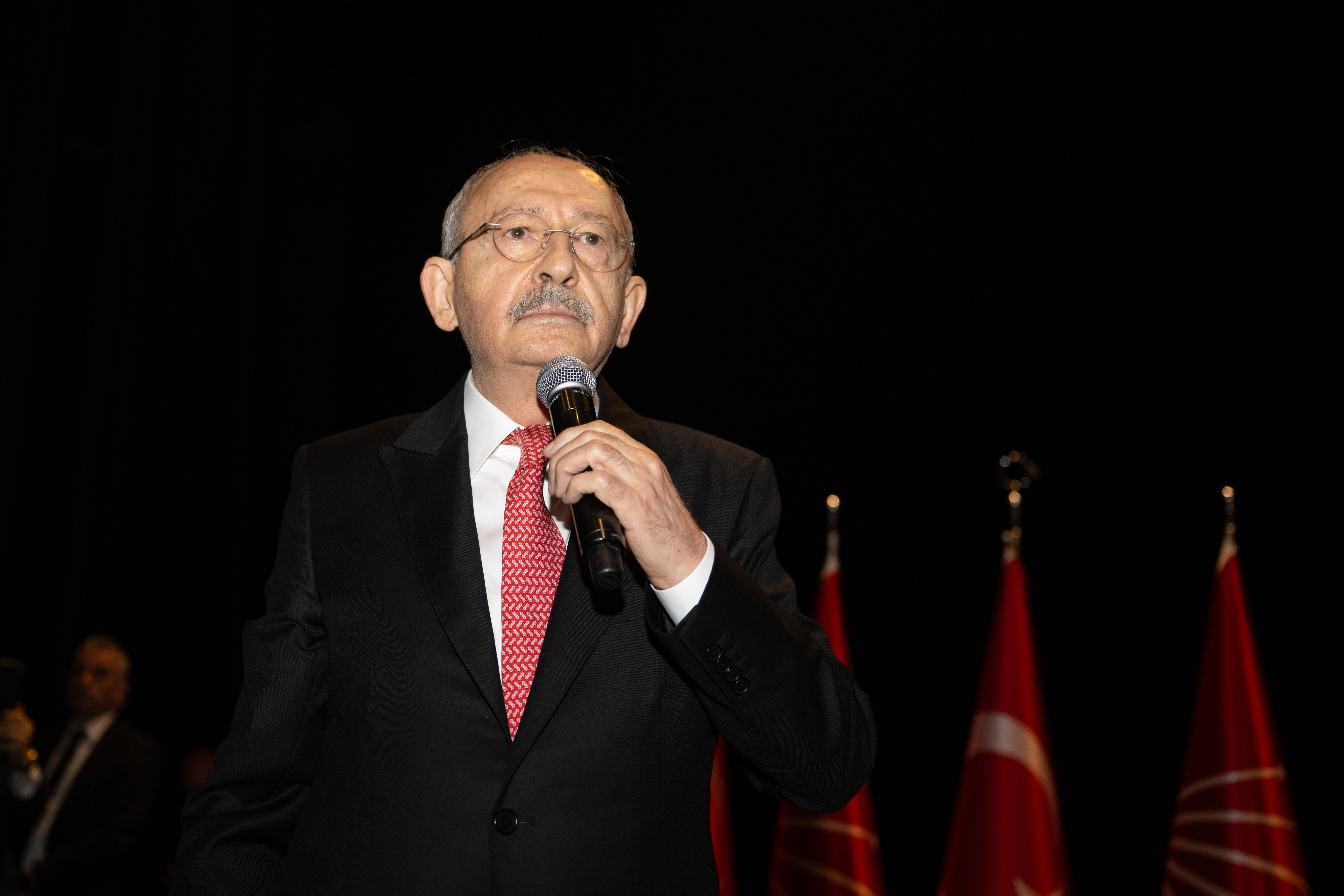 Kılıçdaroğlu kendi iddiasıyla köşeye sıkıştı