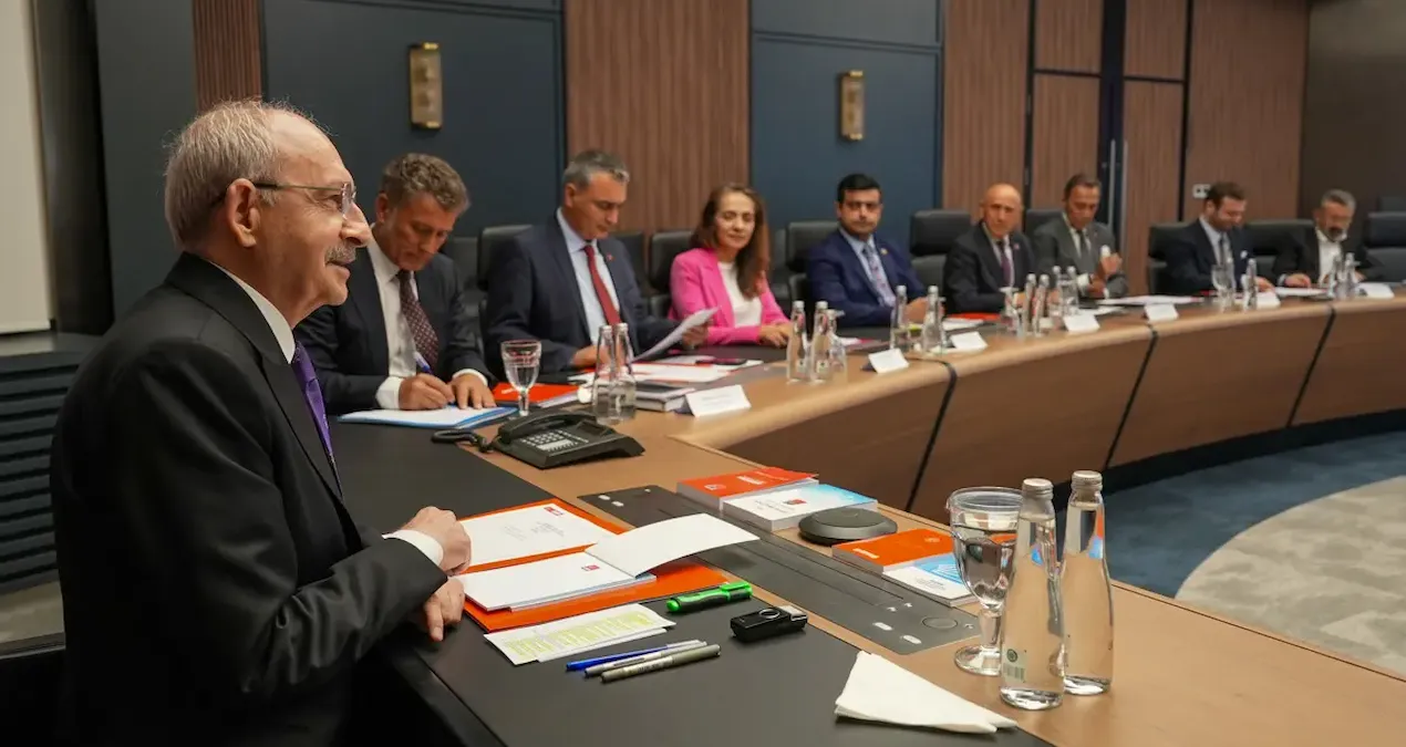 CHP'de kritik çarşamba: Görevden almalar ve atamalar olabilir