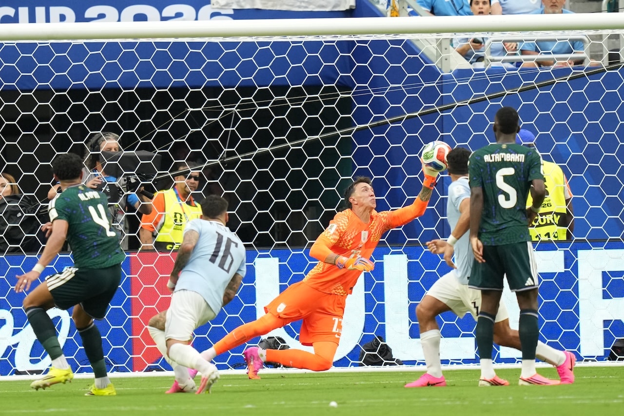 Dünya Kupası’nda Muslera’nın tarihi gecesi! Uruguay ve Suudi Arabistan yenişemedi