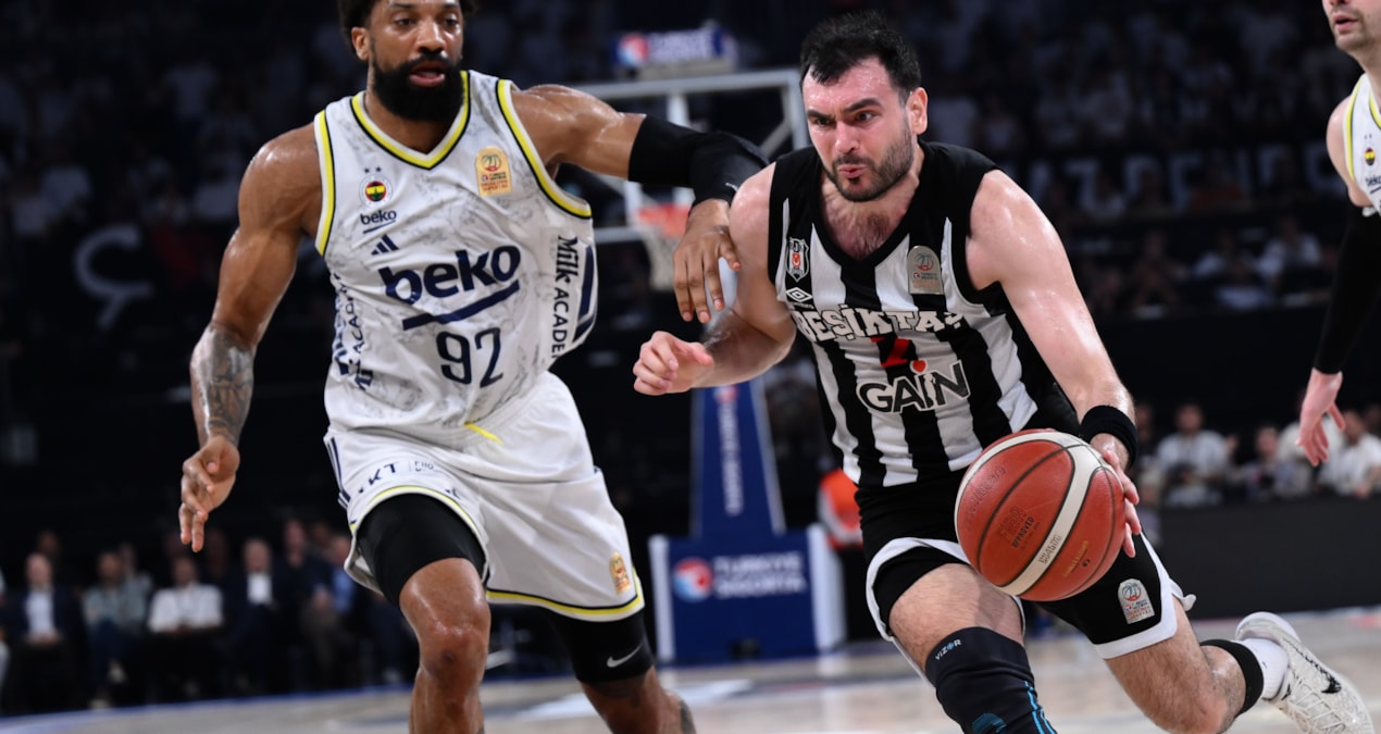 Fenerbahçe Beko, deplasmanda kazandı! Seride öne geçti