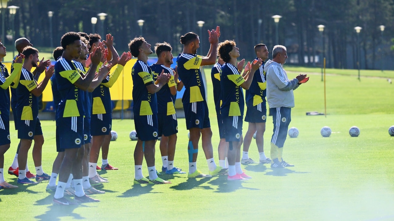 Fenerbahçe'de coşkulu antrenman
