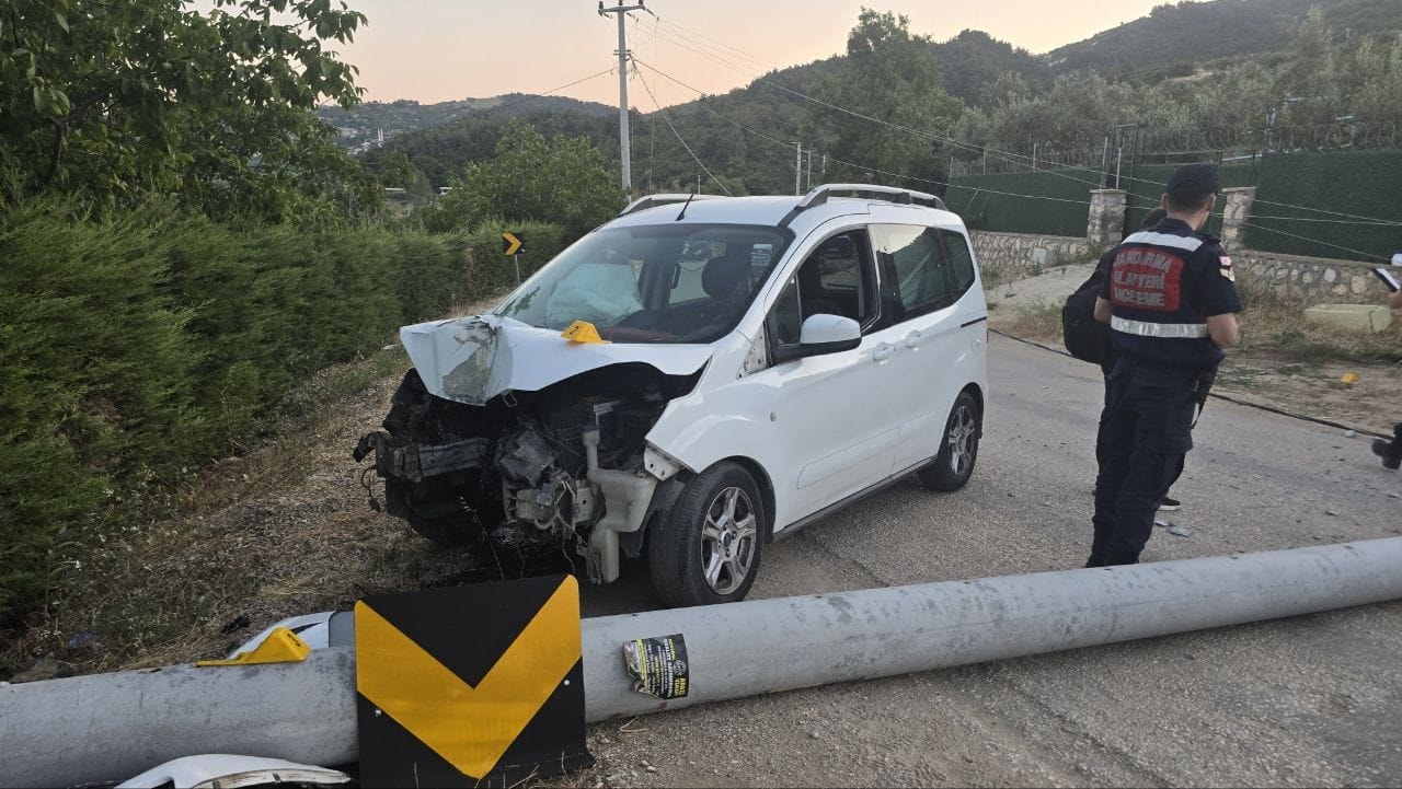 Bursa'da acı ölüm: Yardım için kaza alanına giderken elektrik akımına kapıldı
