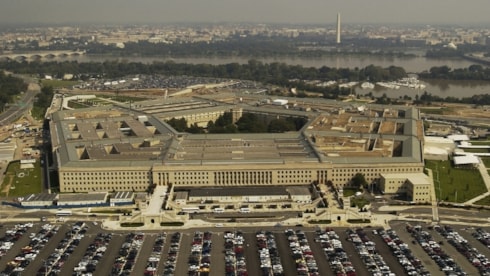 Pentagon'dan 67 milyar dolarlık ek bütçe talebiABD Savunma Bakanlığı, askeri hazırlığın sürdürülmesi ve stratejik yatırımların hızlandırılması amacıyla Kongre’den 67 milyar dolarlık ek bütçe istedi. Pentagon, savunmaya ayrılması planlanan 350 milyar dolarlık kaynağın ise uzun vadeli askeri kapasitey