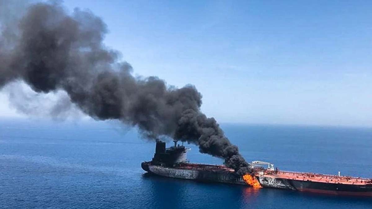 ABD Umman Körfezi’nde petrol tankerini vurdu