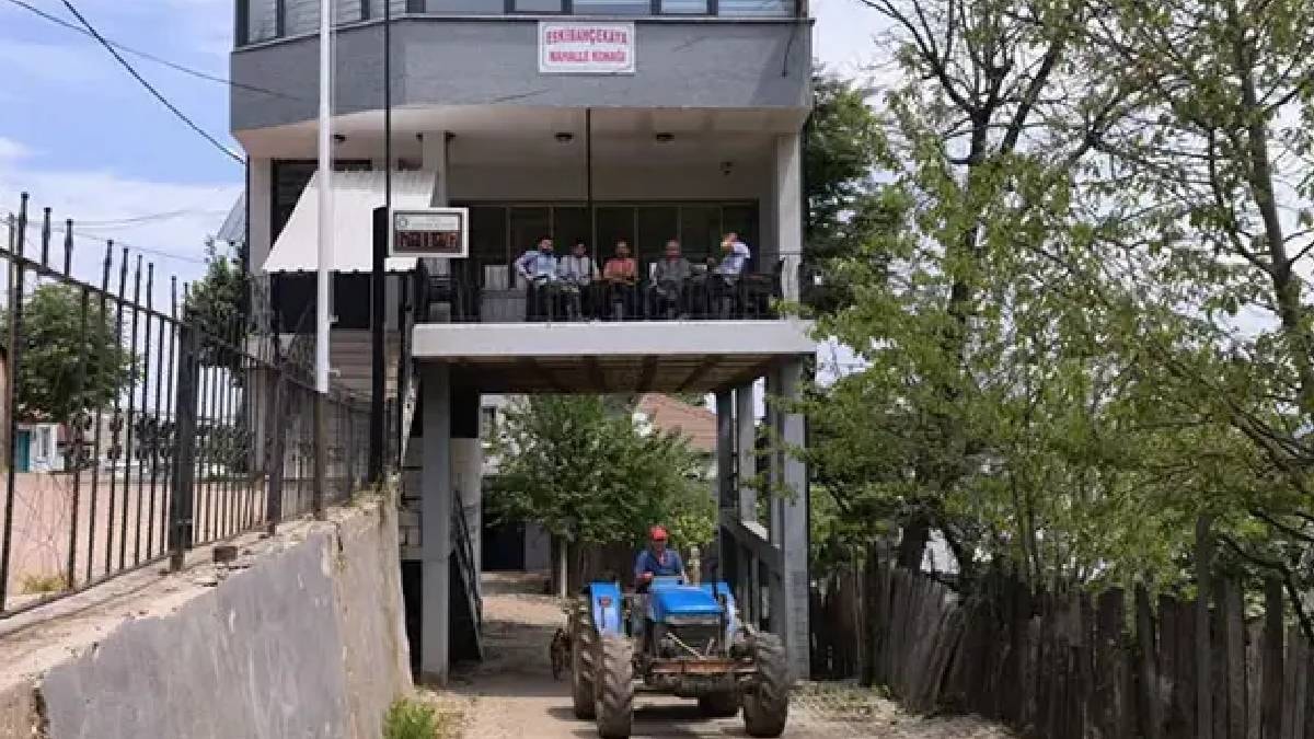 Türkiye'de sadece 2 yerde var: 48 yıldır altından yol geçiyor
