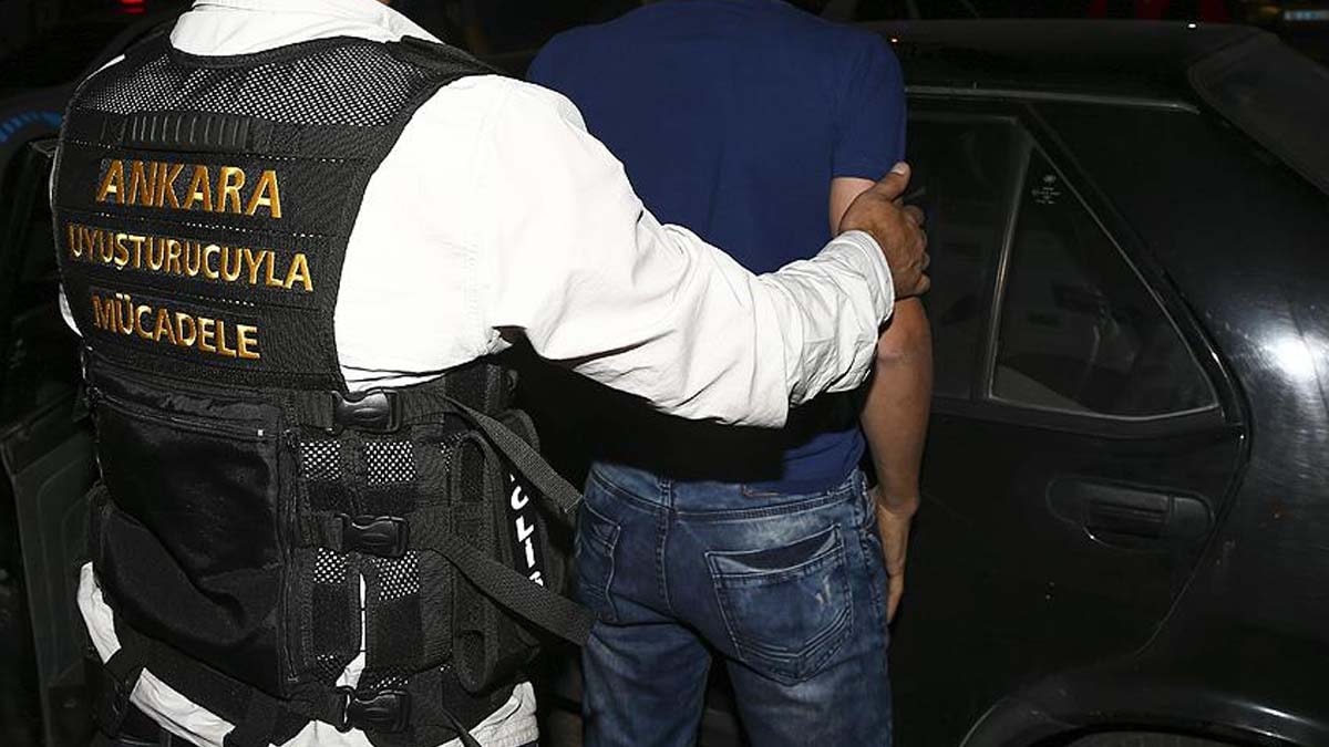 Jandarma personeli uyuşturucudan gözaltına alındı