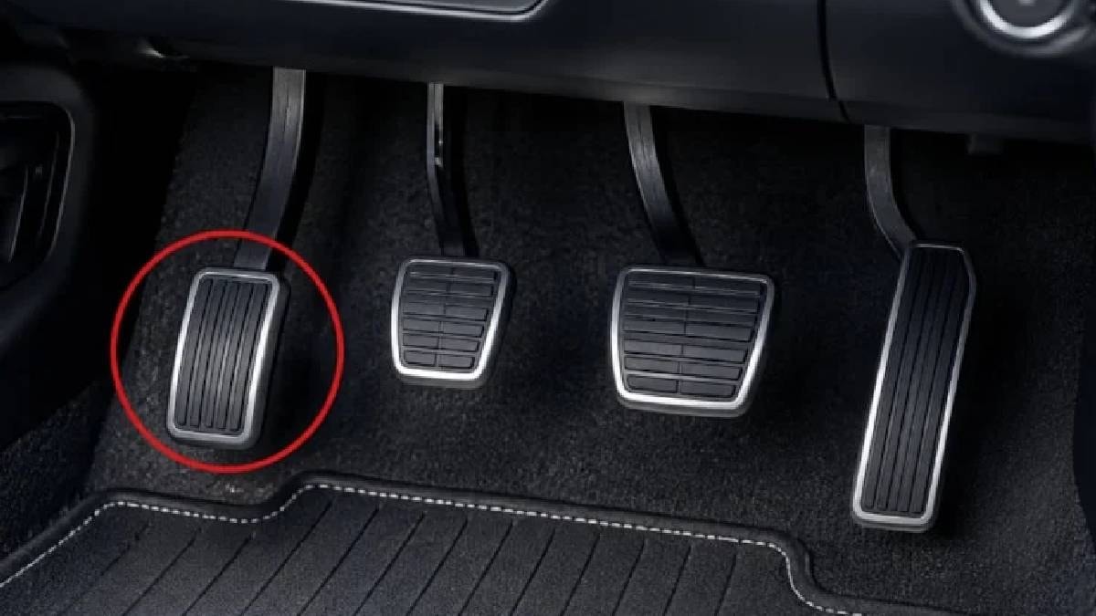 Arabalardaki 4. pedal bakın ne işe yarıyormuş