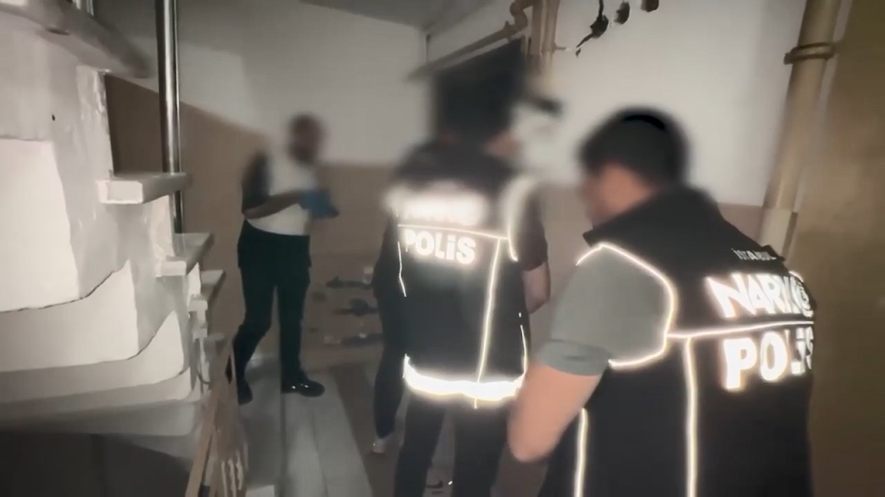 İstanbul'da dev uyuşturucu operasyonu: Silah ve uyuşturucu deposu ortaya çıktı