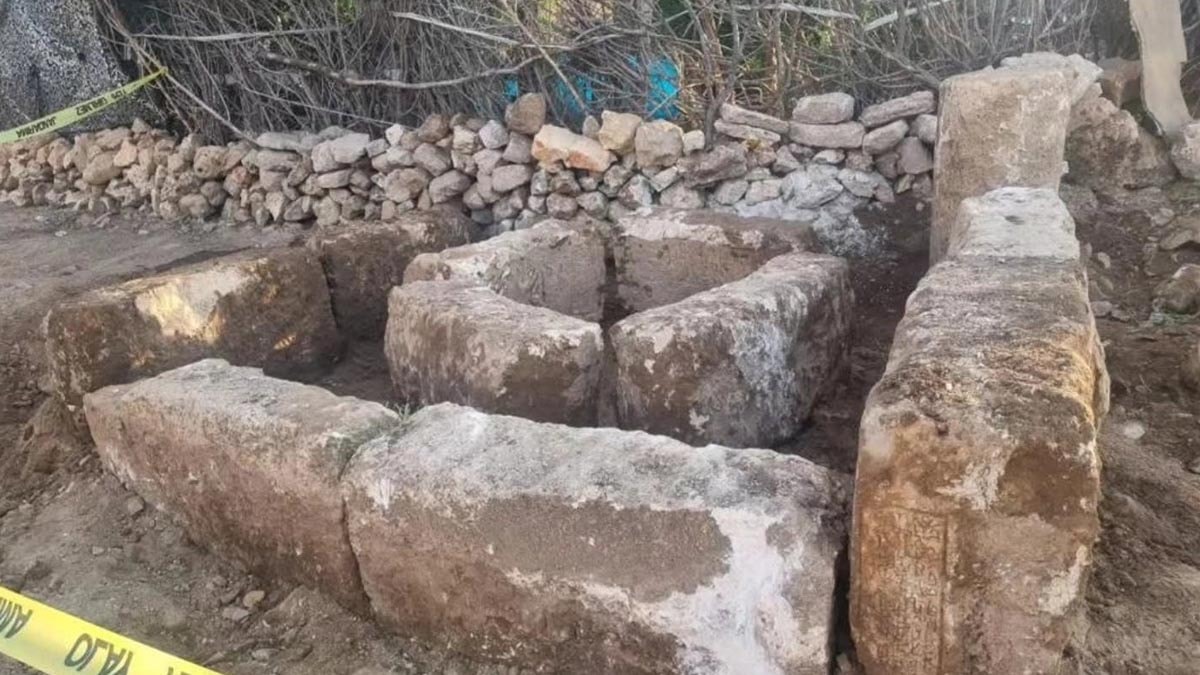 Mardin'de peyzaj çalışması sırasında tarihi kitabeler bulundu