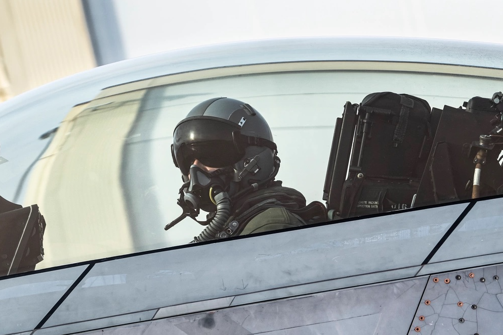 Dev uçakları kullanan usta pilot en iyi harp uçağını açıkladı: Ordusunda olan yaşadı