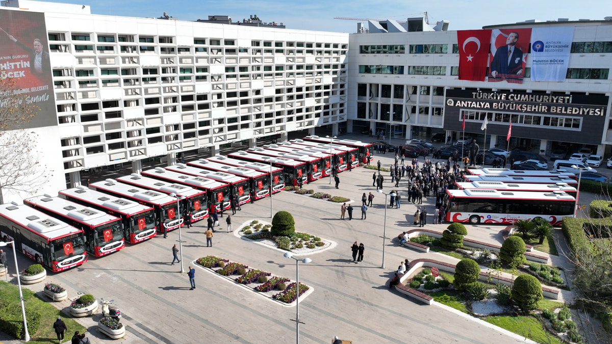 Antalya Büyükşehir Belediyesi'nde 'rüşvet' operasyonu: 10 kişi hakkında gözaltı kararı