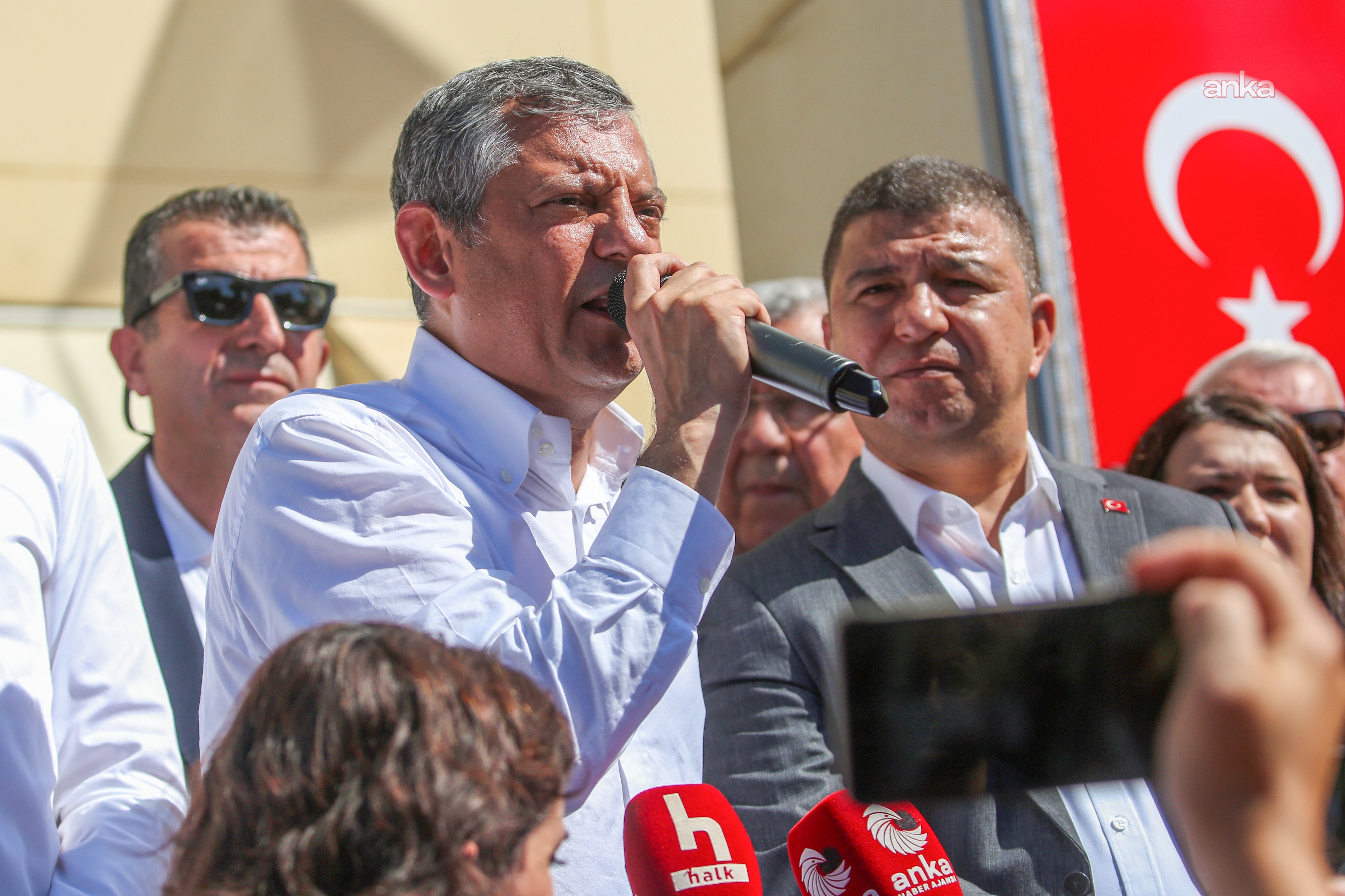 Özgür Özel'den Cemil Tugay sorusuna yanıt: Bir sorunumuz yok, katılmasını beklemiyorduk