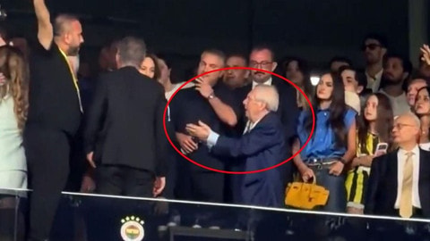 Kongrede dikkat çeken anlar: Aziz Yıldırım o sloganları tek 