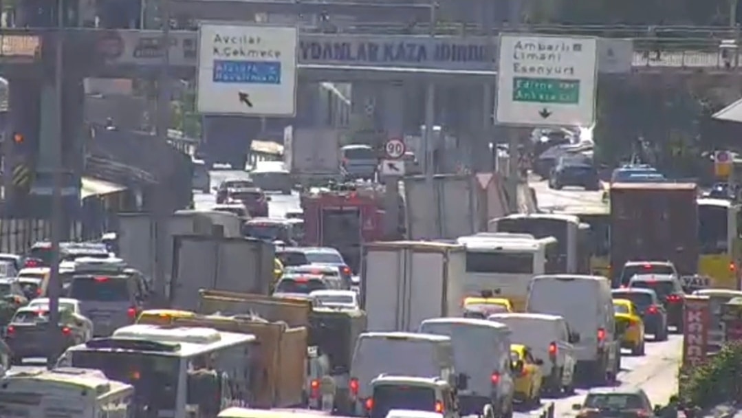 İstanbul'da trafik durma noktasına geldi
