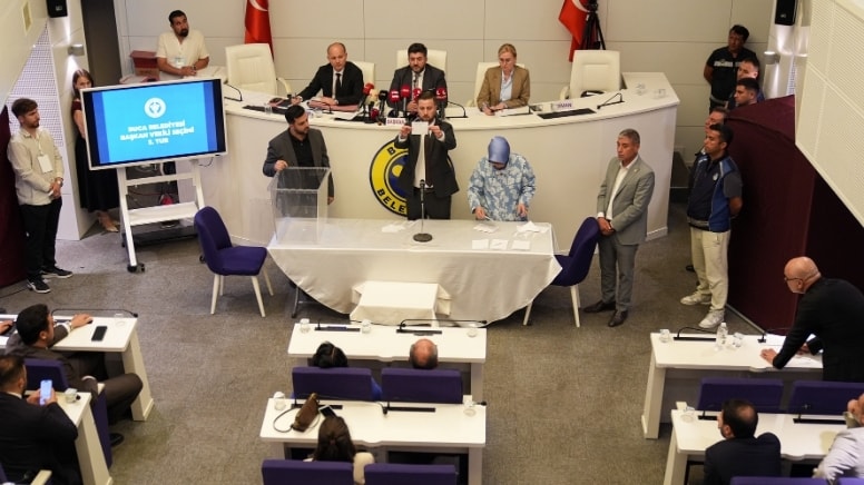 AKP umduğunu bulamadı; zorlu seçimi CHP kazandı